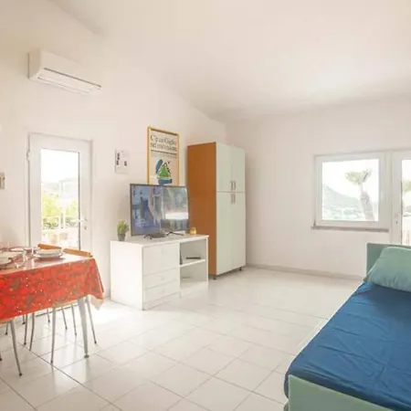 Apartment Giglio 2 *